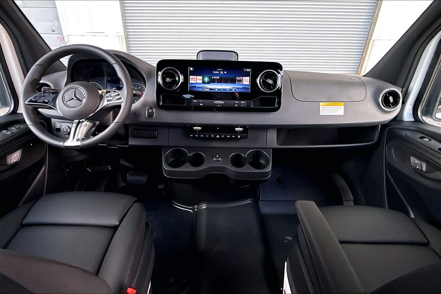 2026 Mercedes-Benz Sprinter Passenger 2500 Standard Roof I4 Diesel 144 RWD