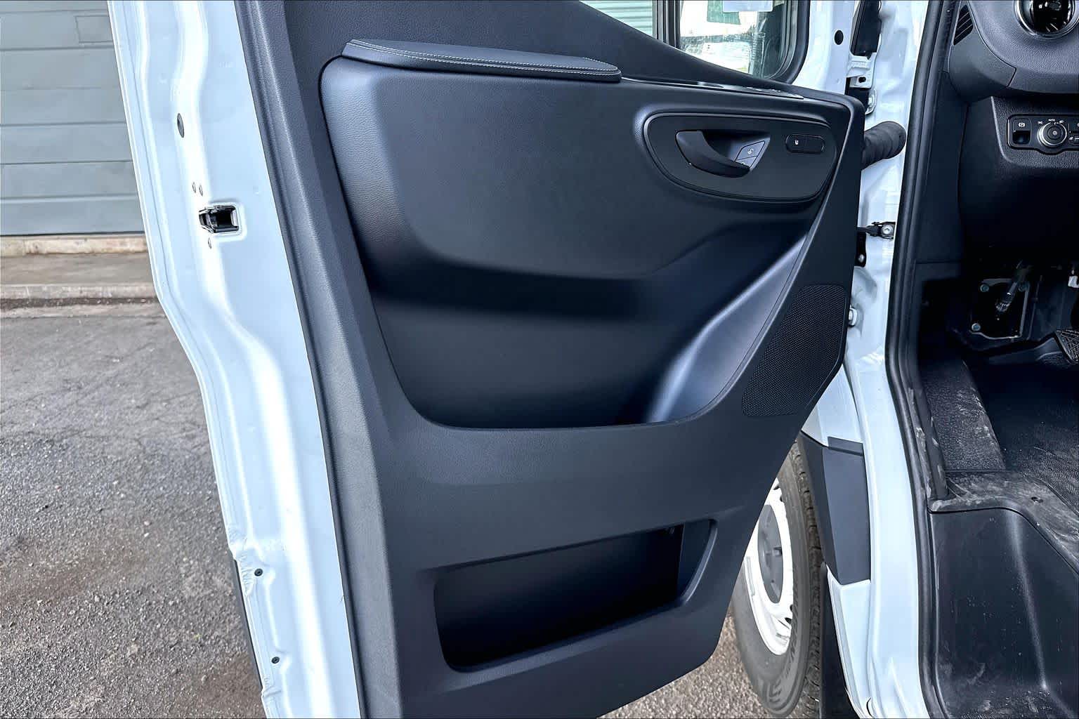 2026 Mercedes-Benz Sprinter Passenger 2500 Standard Roof I4 Diesel 144 RWD