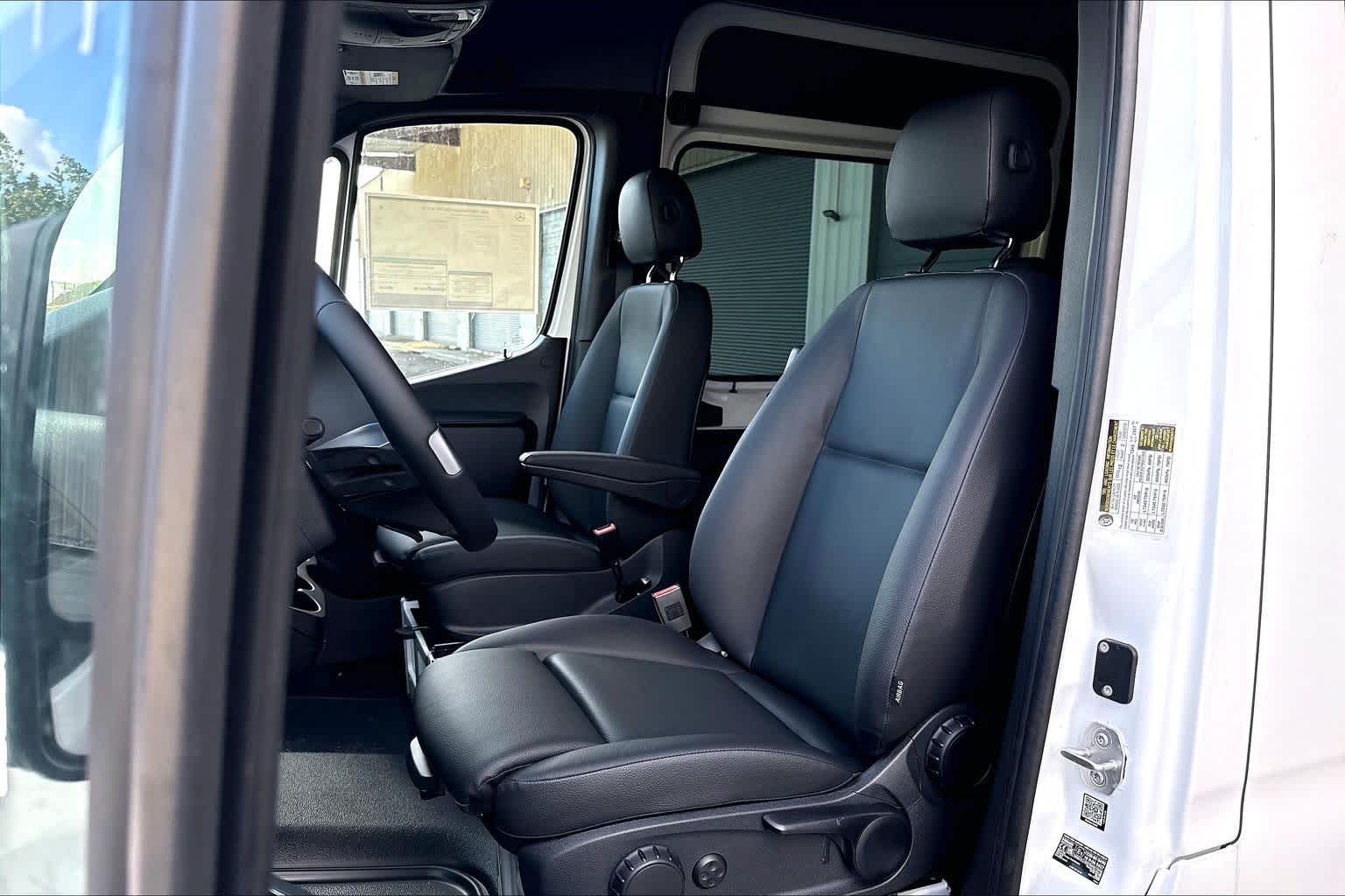 2026 Mercedes-Benz Sprinter Passenger 2500 Standard Roof I4 Diesel 144 RWD