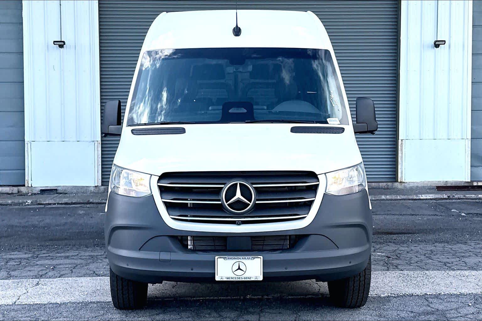 2026 Mercedes-Benz Sprinter Passenger 2500 Standard Roof I4 Diesel 144 RWD