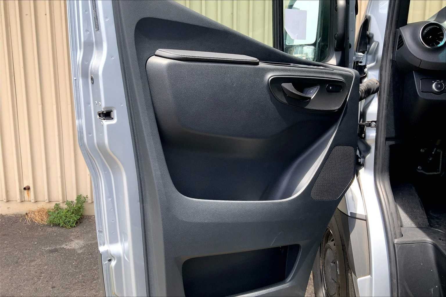 2025 Mercedes-Benz Sprinter Passenger Van 2500 Standard Roof I4 Diesel HO 144 RWD