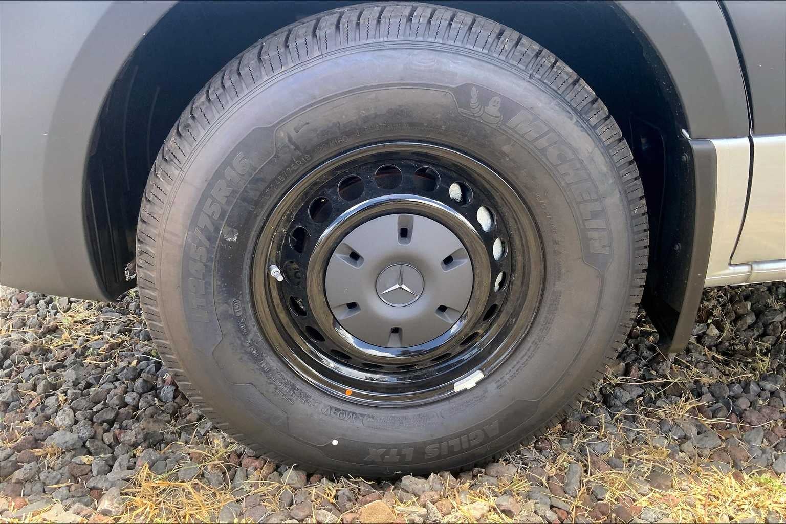 2025 Mercedes-Benz Sprinter Passenger Van 2500 Standard Roof I4 Diesel HO 144 RWD