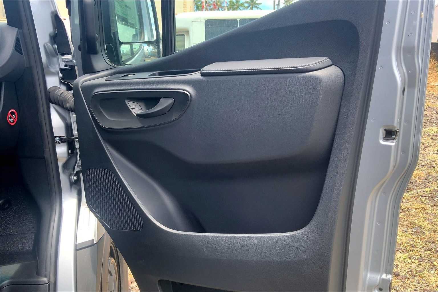 2025 Mercedes-Benz Sprinter Passenger Van 2500 Standard Roof I4 Diesel HO 144 RWD