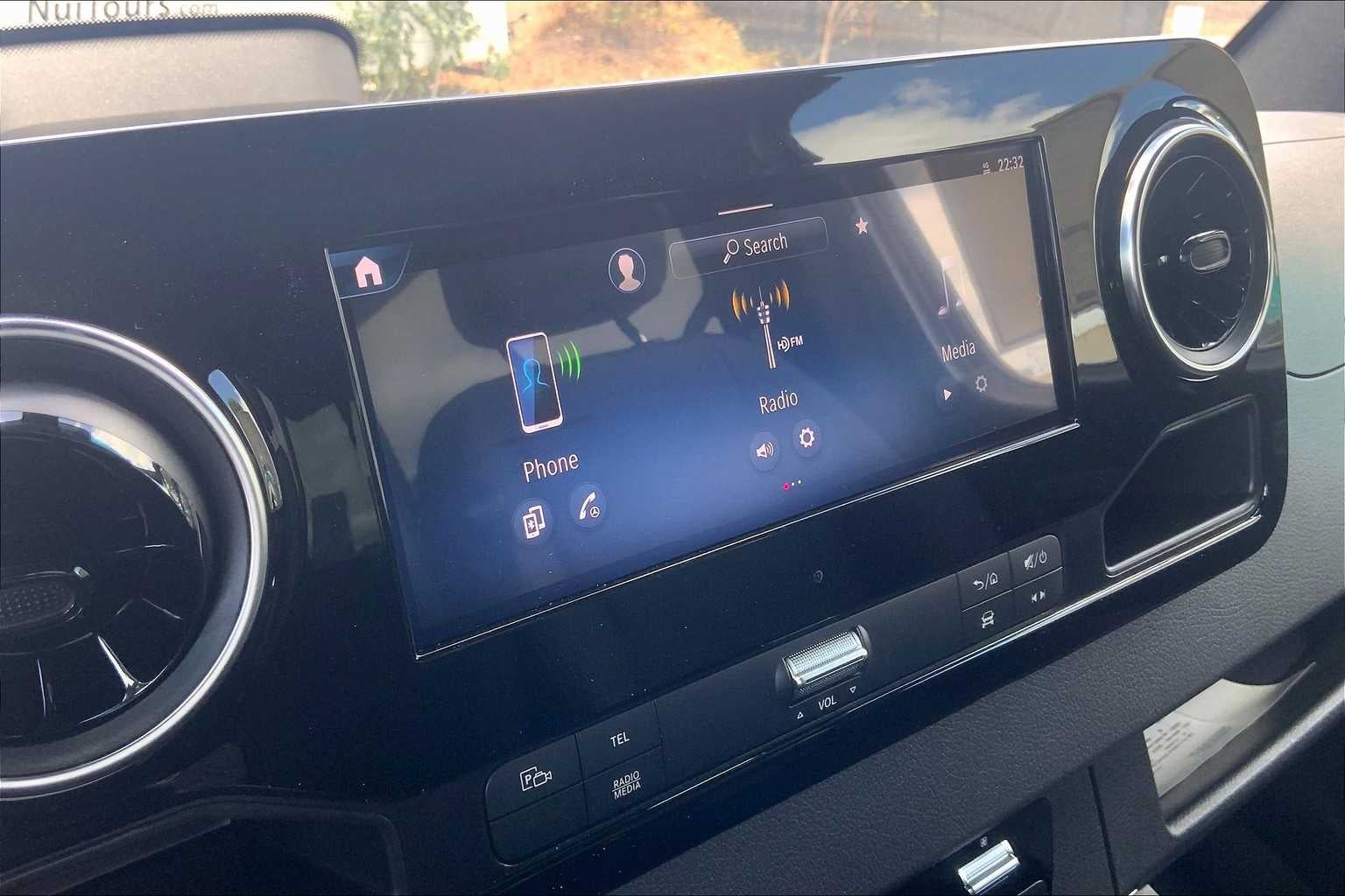 2025 Mercedes-Benz Sprinter Passenger Van 2500 Standard Roof I4 Diesel HO 144 RWD