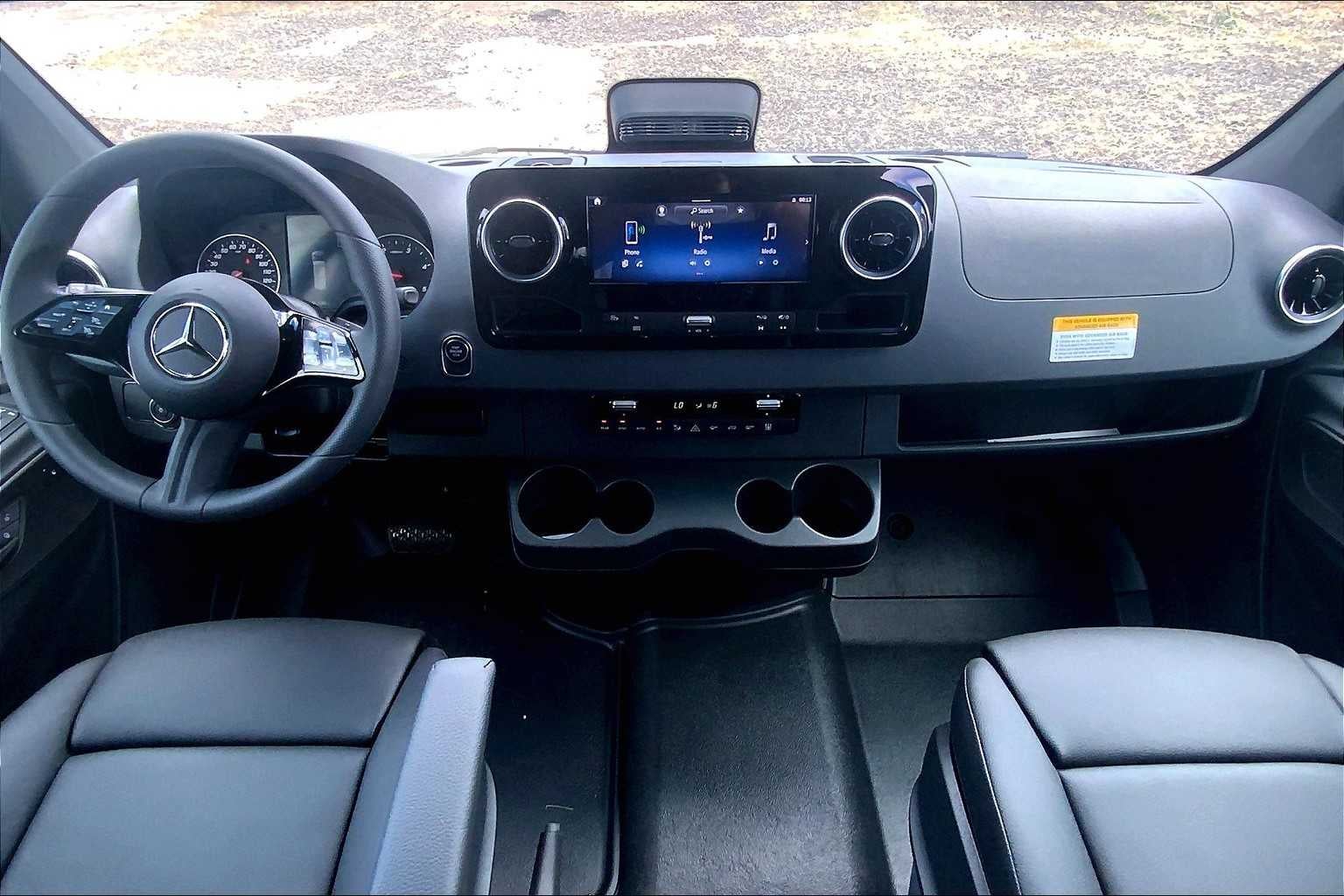 2025 Mercedes-Benz Sprinter Passenger Van 2500 Standard Roof I4 Diesel HO 144 RWD