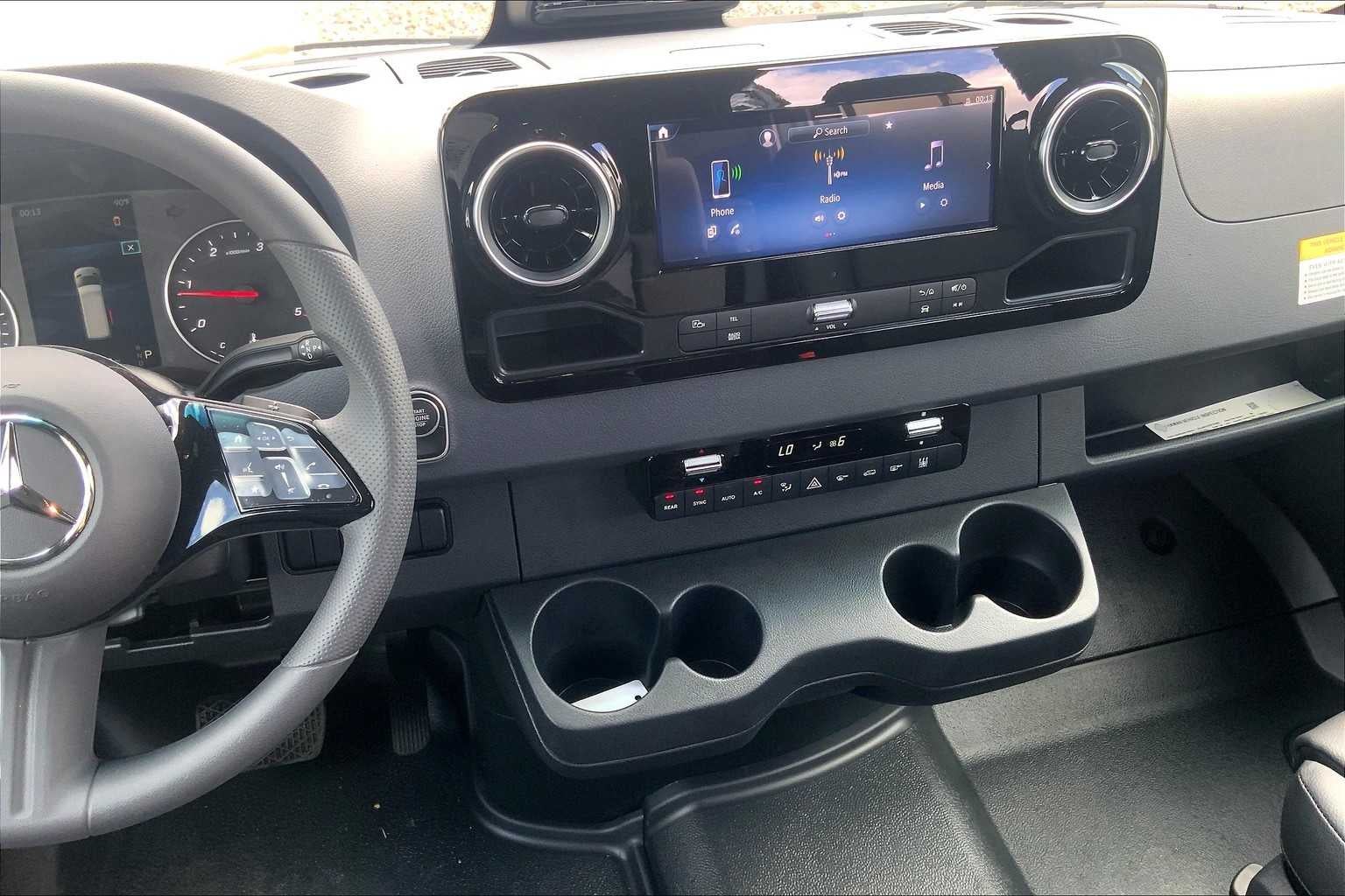 2025 Mercedes-Benz Sprinter Passenger Van 2500 Standard Roof I4 Diesel HO 144 RWD