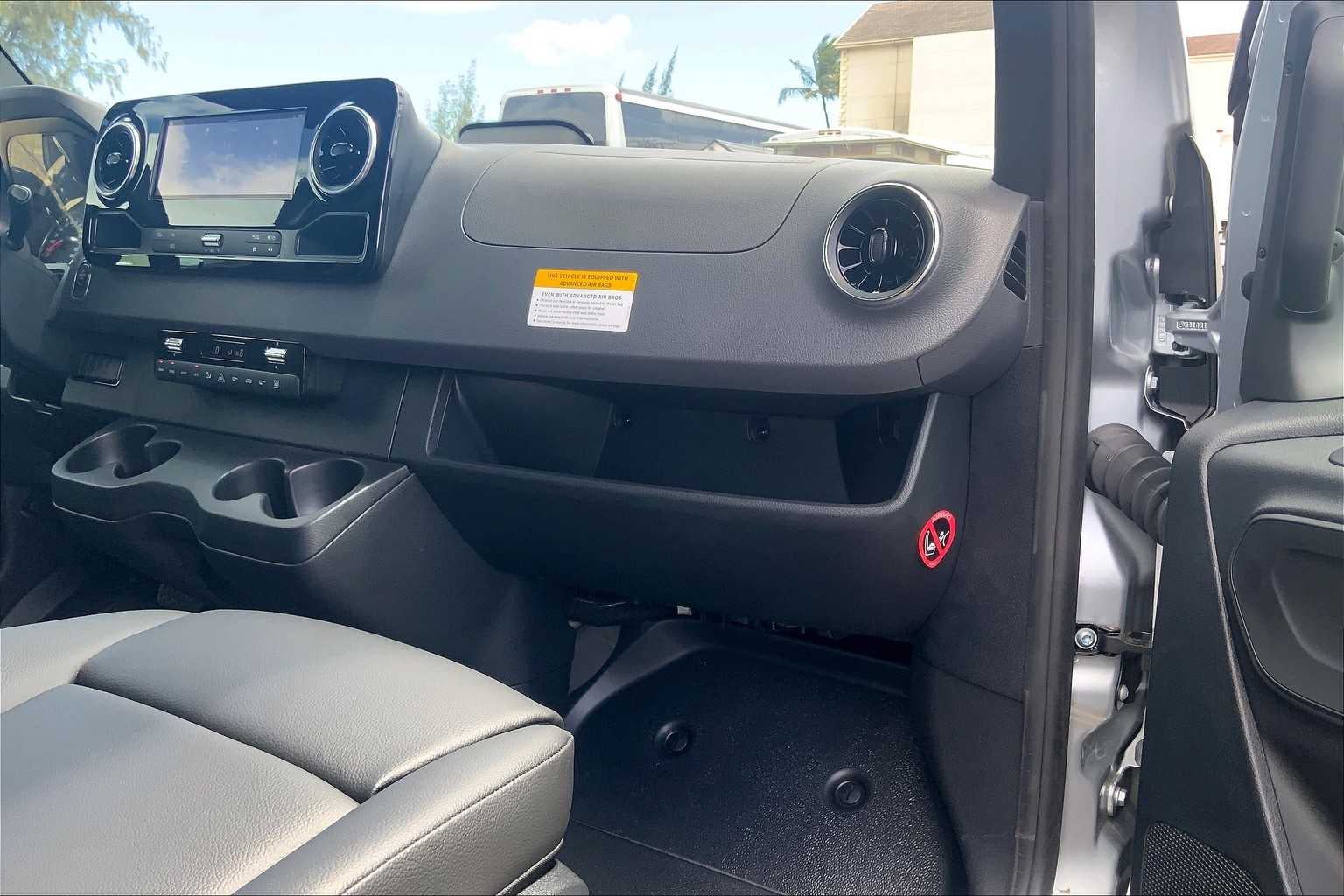 2025 Mercedes-Benz Sprinter Passenger Van 2500 Standard Roof I4 Diesel HO 144 RWD