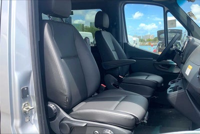 2025 Mercedes-Benz Sprinter Passenger Van 2500 Standard Roof I4 Diesel HO 144 RWD