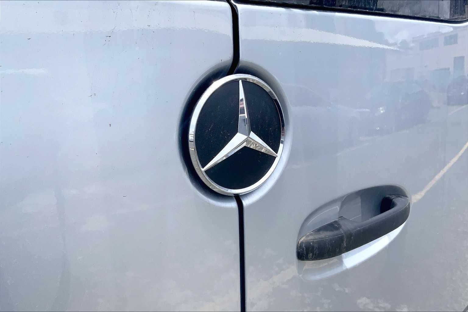 2025 Mercedes-Benz Sprinter 2500 Standard Roof I4 Diesel HO 144" RWD