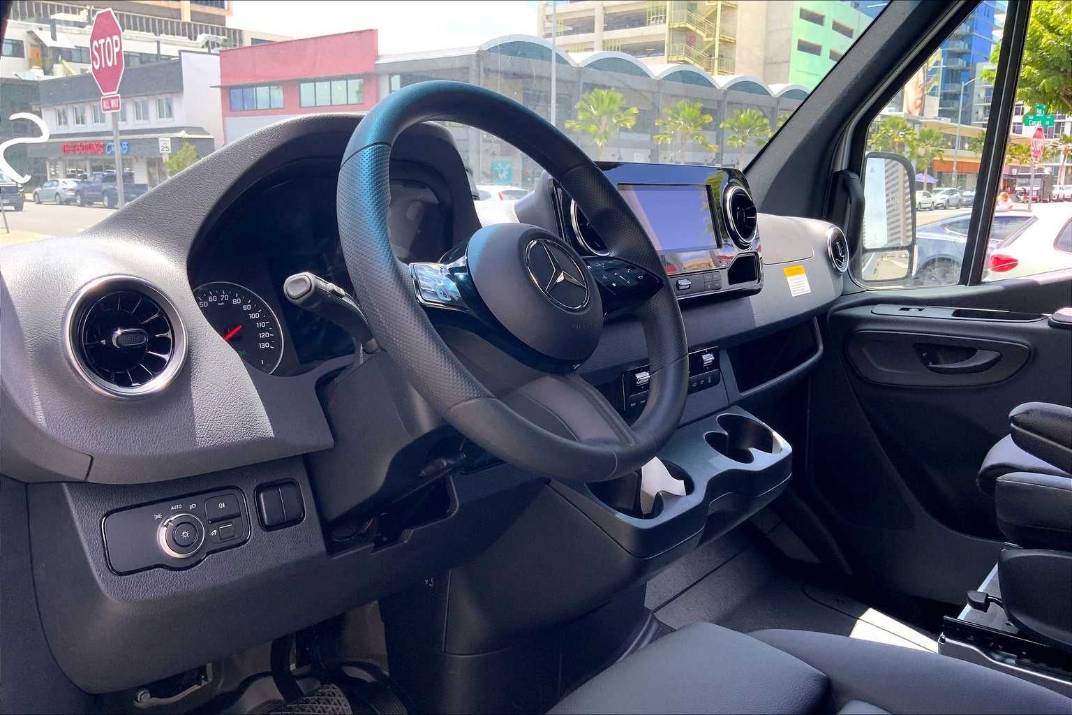 2025 Mercedes-Benz Sprinter 2500 Standard Roof I4 Diesel HO 144" RWD