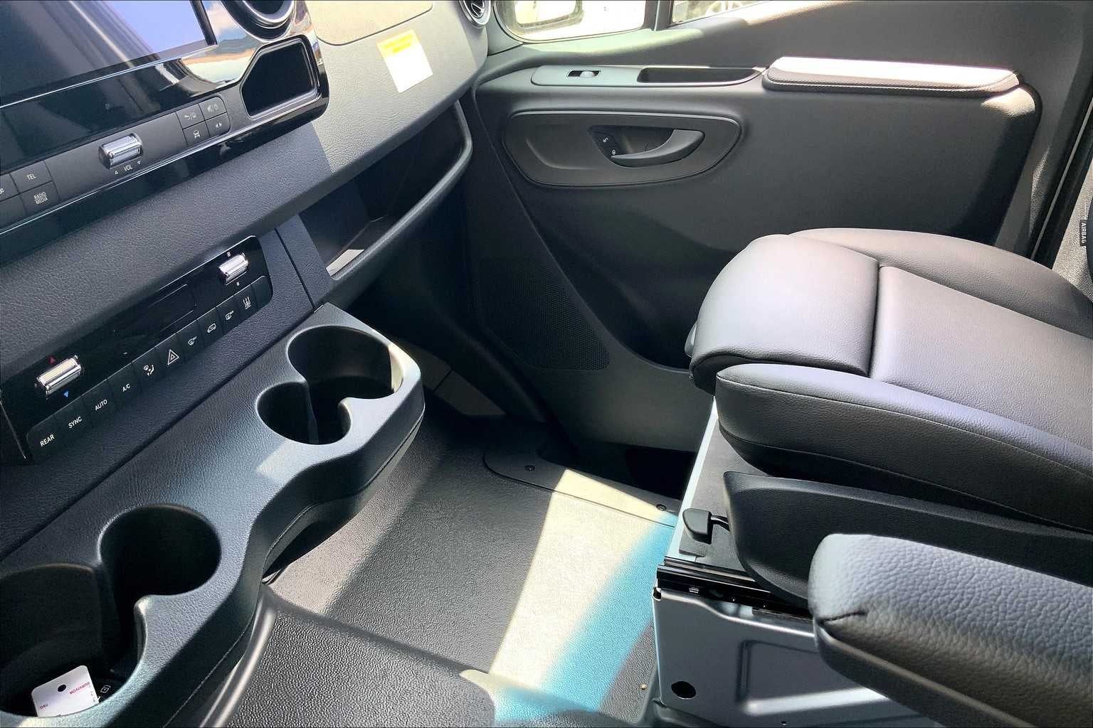 2025 Mercedes-Benz Sprinter 2500 Standard Roof I4 Diesel HO 144" RWD