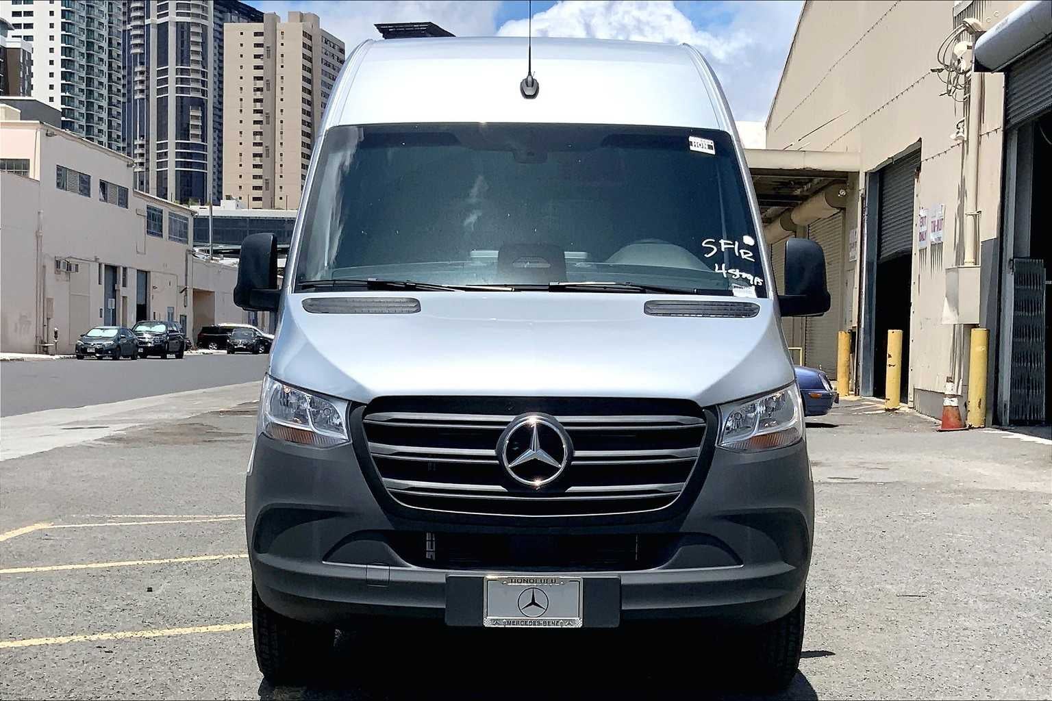 2025 Mercedes-Benz Sprinter 2500 Standard Roof I4 Diesel HO 144" RWD