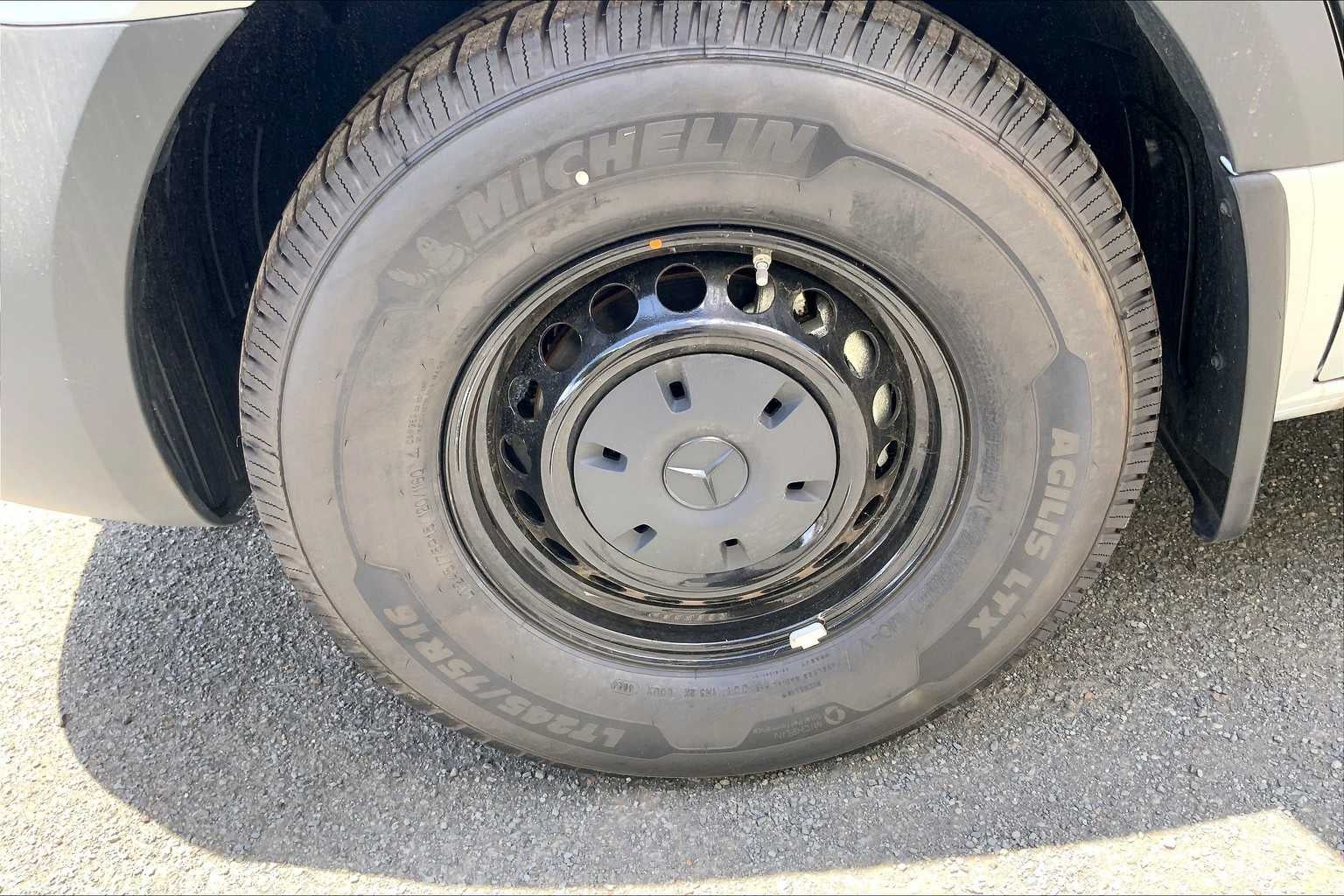 2025 Mercedes-Benz Sprinter 2500 Standard Roof I4 Diesel HO 144" RWD