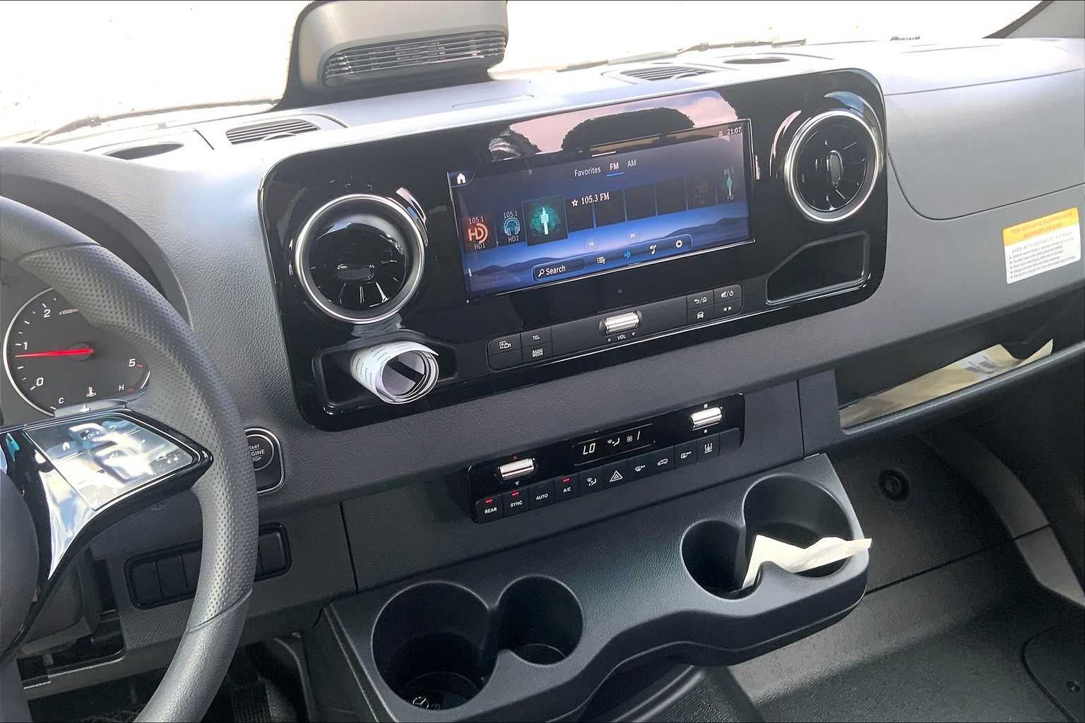 2025 Mercedes-Benz Sprinter Passenger Van 2500 High Roof I4 Diesel HO 144" RWD