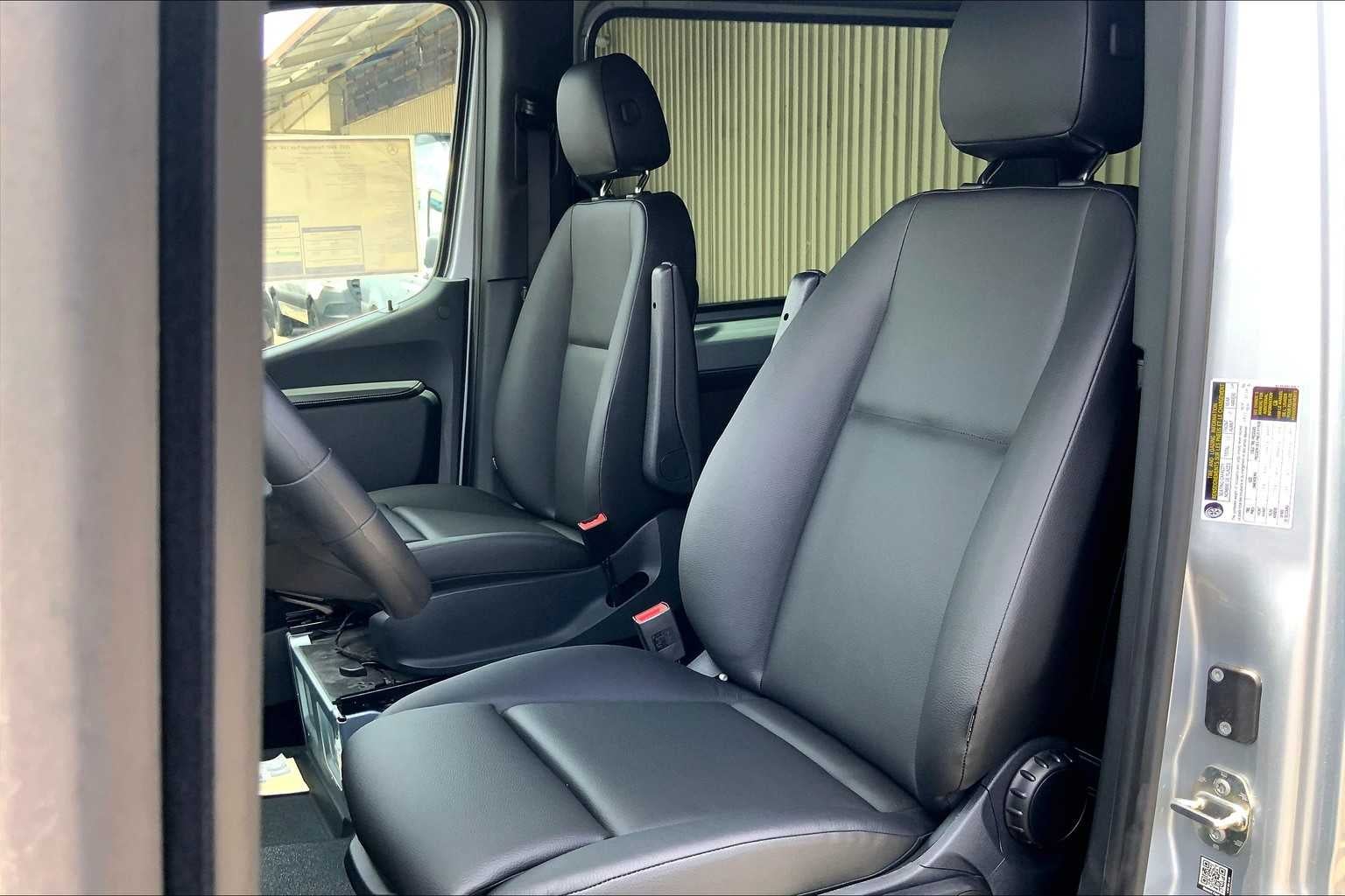 2025 Mercedes-Benz Sprinter Passenger Van 2500 High Roof I4 Diesel HO 144" RWD