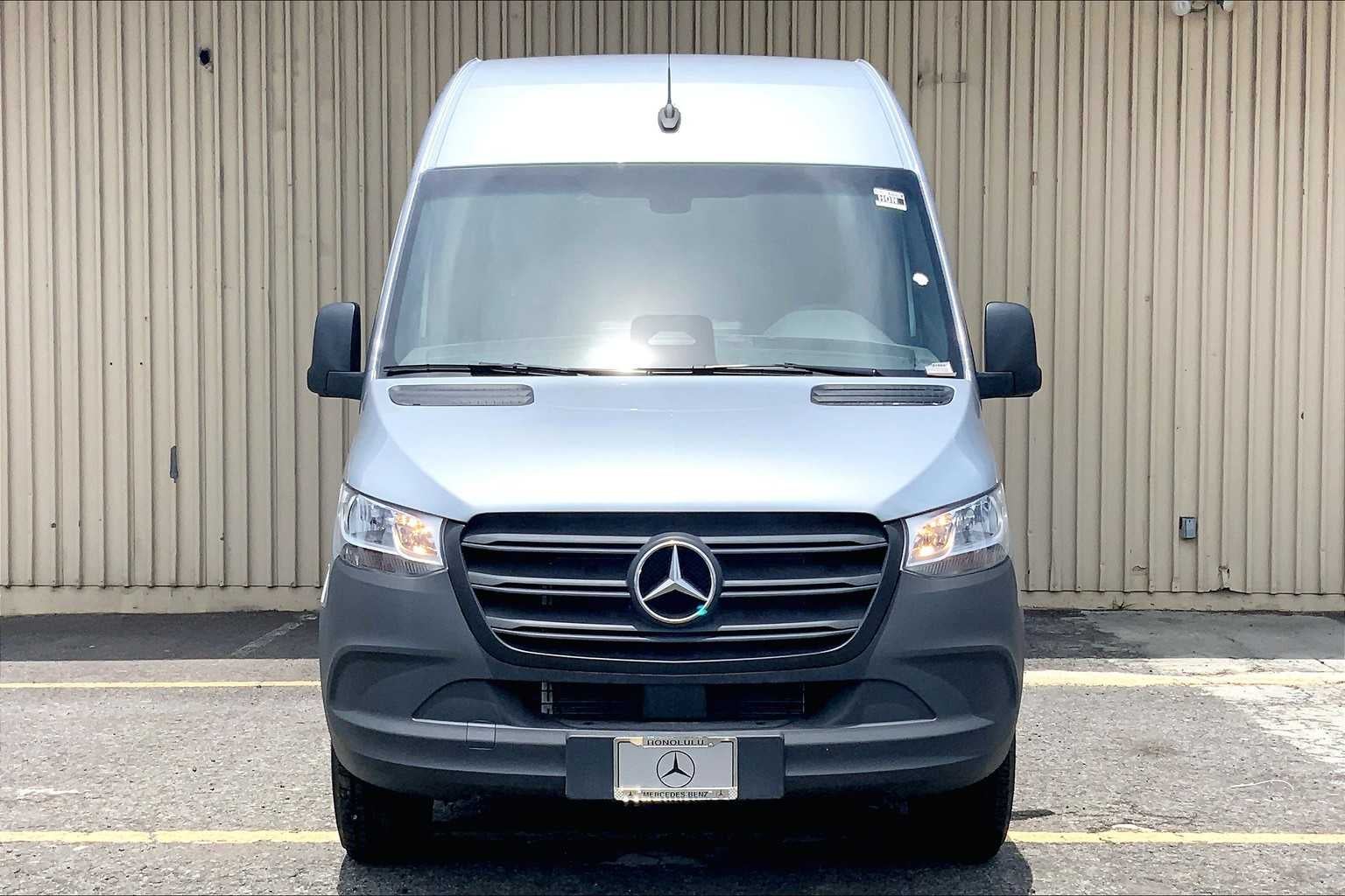 2025 Mercedes-Benz Sprinter Passenger Van 2500 High Roof I4 Diesel HO 144" RWD