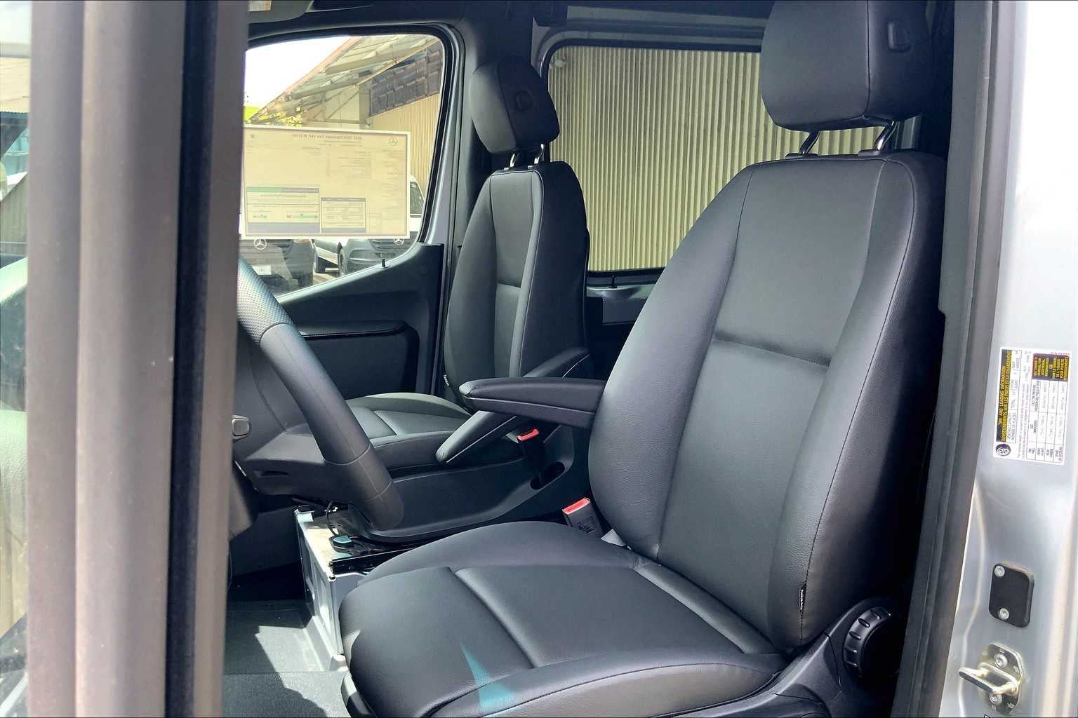 2025 Mercedes-Benz Sprinter Passenger Van 2500 High Roof I4 Diesel HO 144" RWD