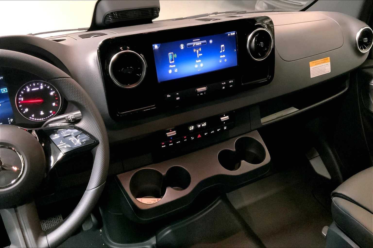 2025 Mercedes-Benz Sprinter Passenger Van 2500 Standard Roof I4 Diesel HO 144 RWD