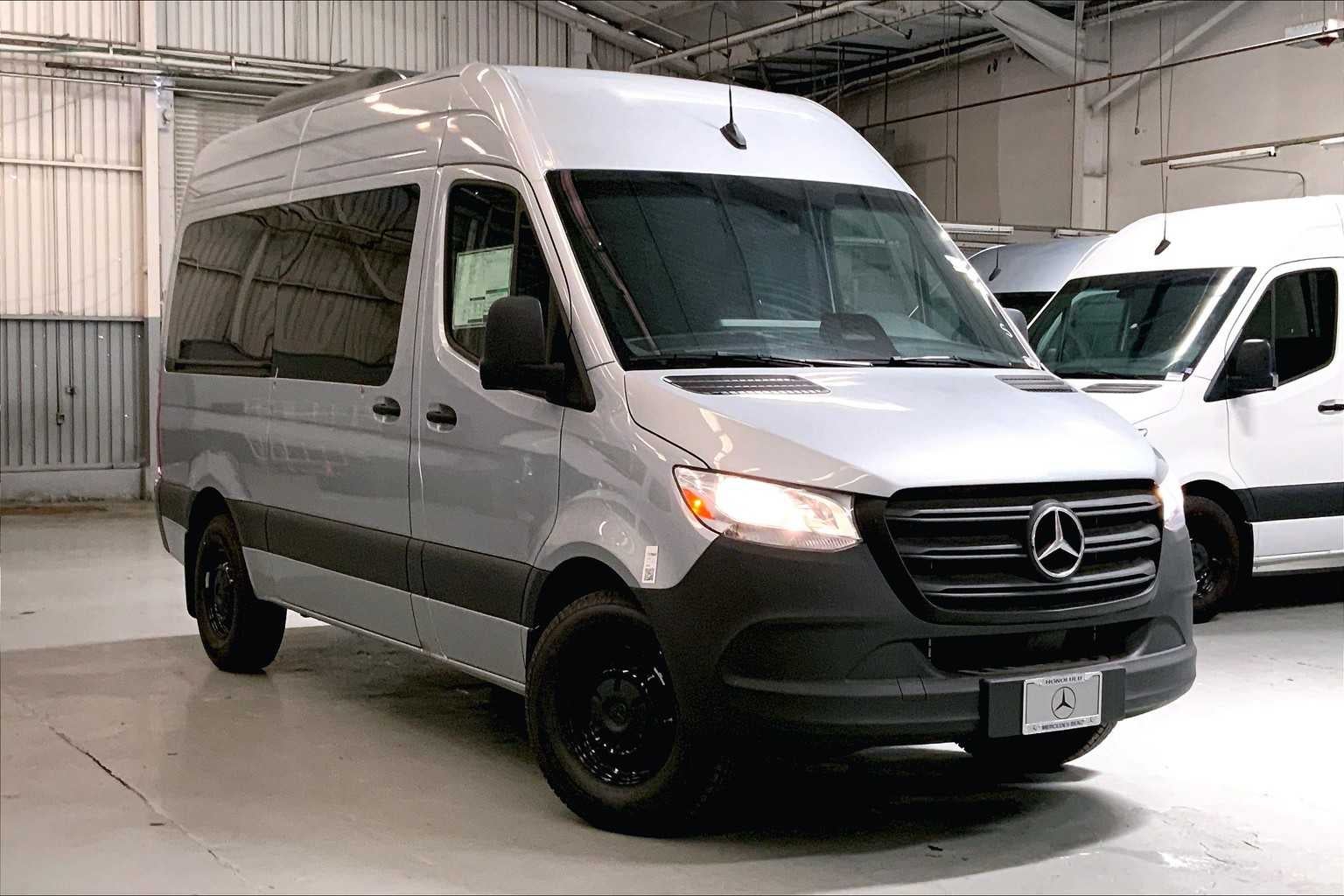 2025 Mercedes-Benz Sprinter Passenger Van 2500 Standard Roof I4 Diesel HO 144 RWD