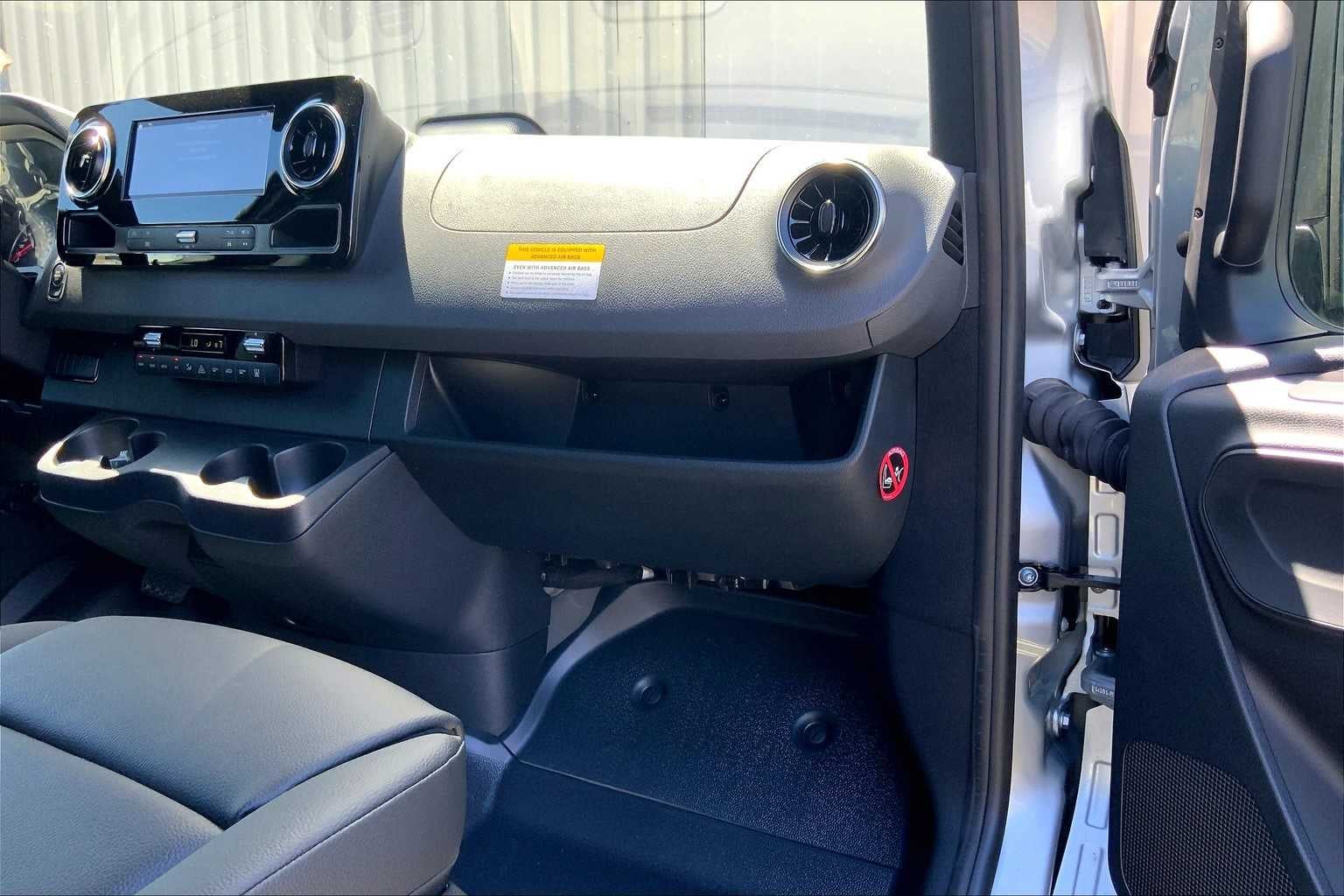 2025 Mercedes-Benz Sprinter Passenger Van 2500 Standard Roof I4 Diesel HO 144 RWD
