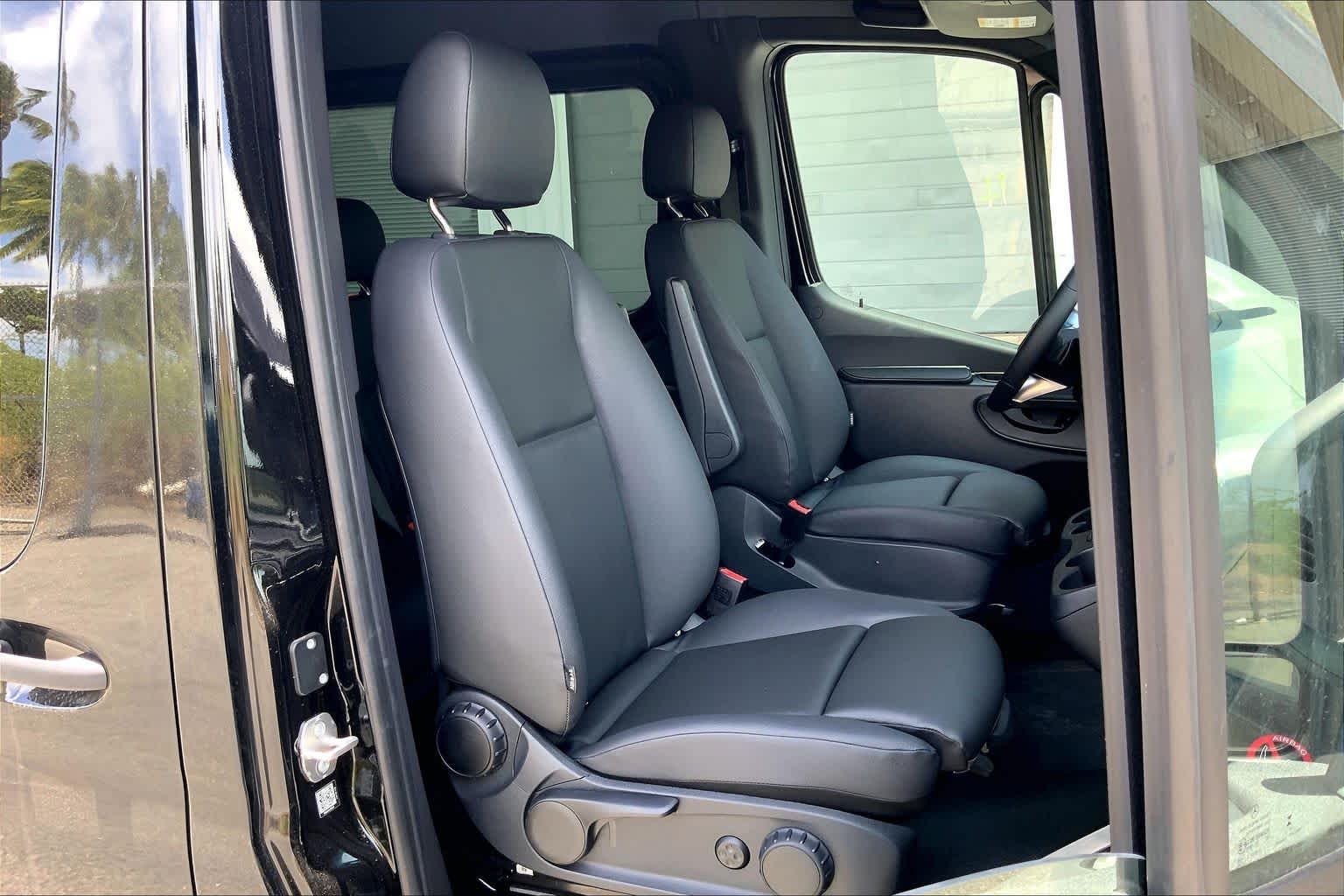2026 Mercedes-Benz Sprinter Passenger Van 2500 High Roof I4 Diesel HO 170 RWD