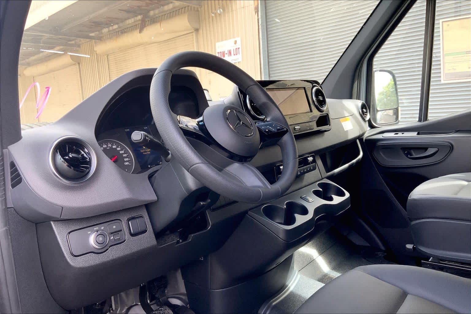 2026 Mercedes-Benz Sprinter Passenger Van 2500 High Roof I4 Diesel HO 170" RWD