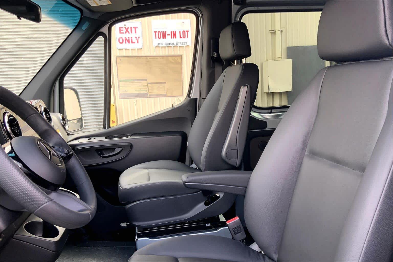 2026 Mercedes-Benz Sprinter Passenger Van 2500 High Roof I4 Diesel HO 170" RWD