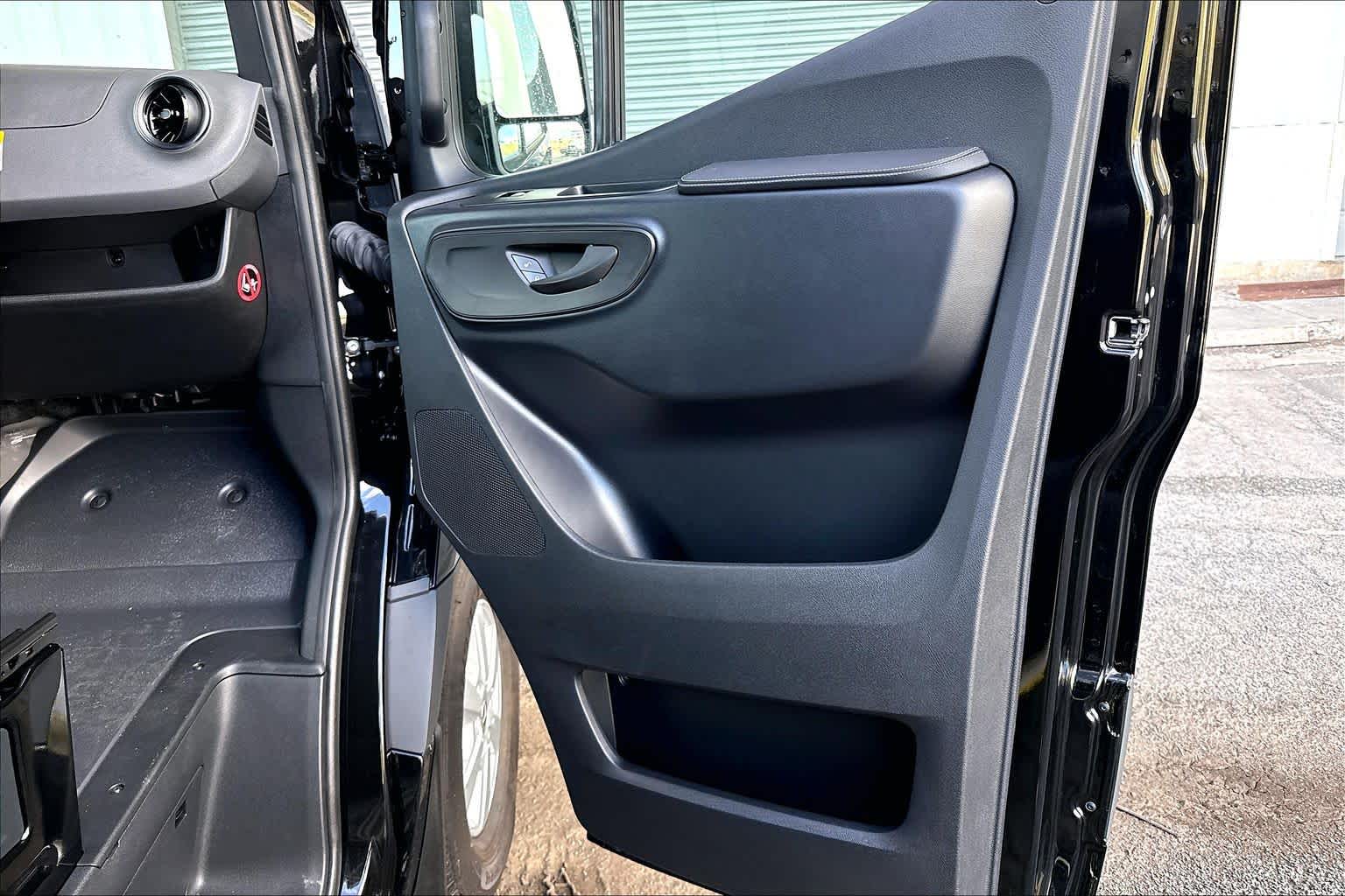 2026 Mercedes-Benz Sprinter Passenger 2500 High Roof I4 Diesel HO 170 RWD